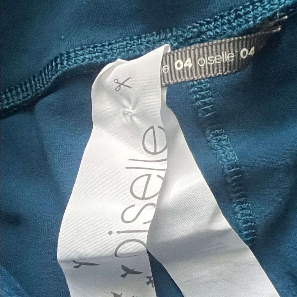Like New! Oiselle Blue Teal Leggings with Mesh Panel Pockets in Size 4 - Picture 13 of 14
